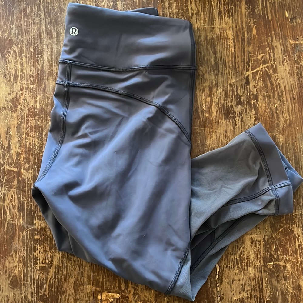 Super cute and comfy Lululemon Crop style leggings size 8 in a soft lavender